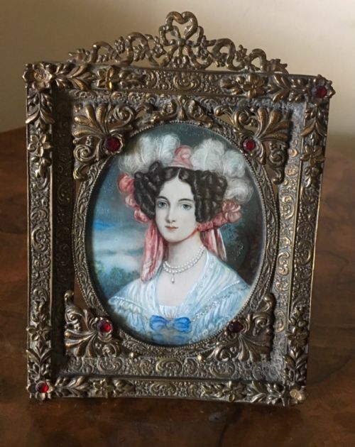a superb portrait miniature of an unknown italian lady - CATEGORY: ANTIQUE ART - DATED VICTORIAN