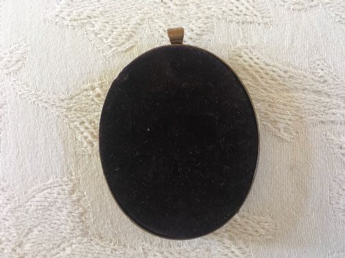 OVAL MINIATURE PORTRAIT OF A LADY - ADDITIONAL PHOTO 1