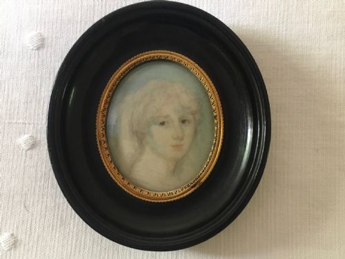 19th century miniature of a lady - CATEGORY: ANTIQUE ART - DATED 19TH CENTURY