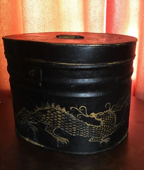 unusual victorian toleware hatbox decorated with a chinese dragon - CATEGORY: ANTIQUE BOXES - DATED 19TH CENTURY