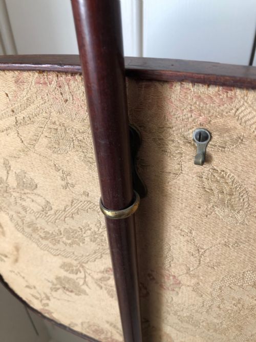 PAIR OF VICTORIAN MAHOGANY POLE SCREENS - ADDITIONAL PHOTO 3