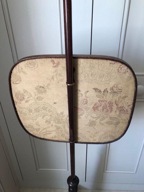 PAIR OF VICTORIAN MAHOGANY POLE SCREENS - ADDITIONAL PHOTO 8