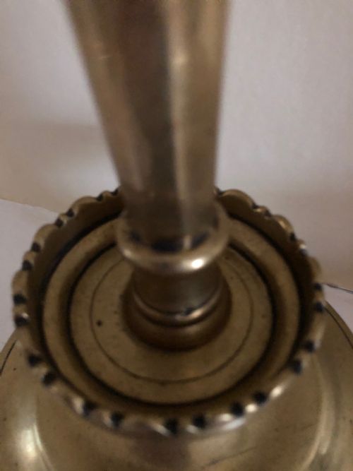 HANDSOME PAIR OF 17TH CENTURY BRASS CANDLESTICKS - ADDITIONAL PHOTO 6