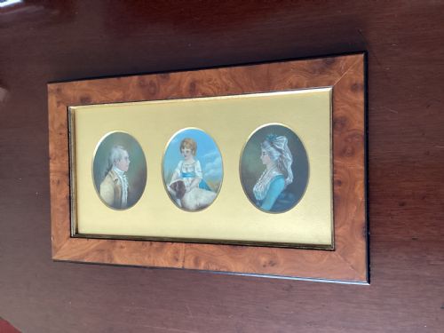 THREE PORTRAIT MINIATURES OF A GEORGIAN FAMILY WITH JANE AUSTEN INTEREST - ADDITIONAL PHOTO 2