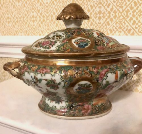 19th Century Chinese Canton Famille Rose Small Tureen