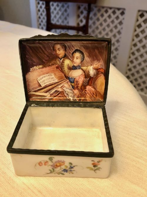 A 19th Century French Hand Painted Enamel Box C.1830