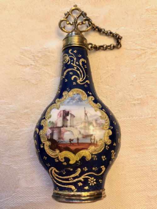 AN 18TH CENTURY SMALL ENAMEL SCENT BOTTLE WITH HAND PAINTED SCENES C1790 - ADDITIONAL PHOTO 1