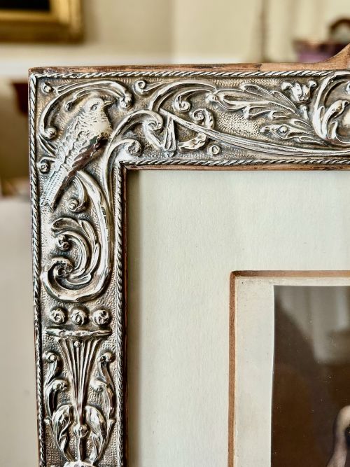 AN EDWARDIAN SILVER PHOTOGRAPH FRAME BIRMINGHAM 1906 - ADDITIONAL PHOTO 2