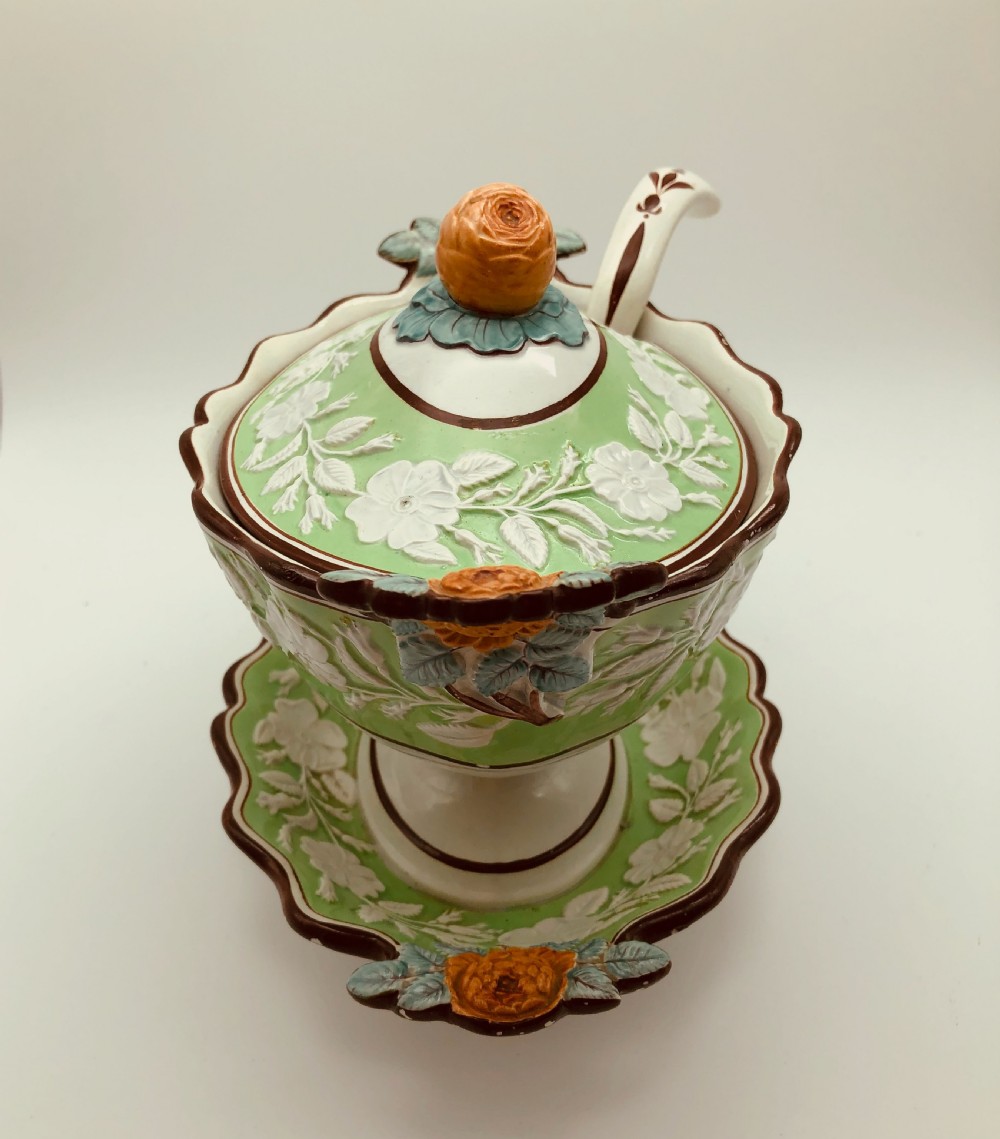 A Pair of Century Ridgway Sauce Boats and Ladles c.1830 View III