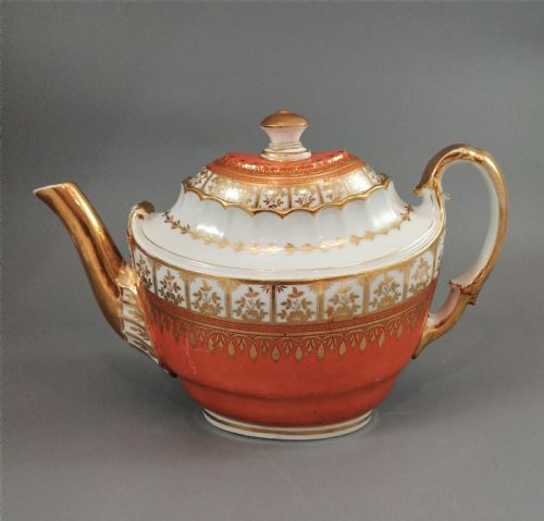 fig 1. Flight & Barr Worcester teapot, circa 1805.