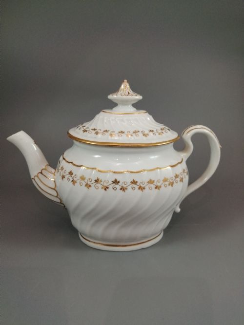 fig 1. A Flight & Barr (Worcester) teapot and stand , c 1793-1804
