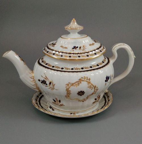 A Flight & Barr (Worcester) Teapot and Stand , C 1792-1800