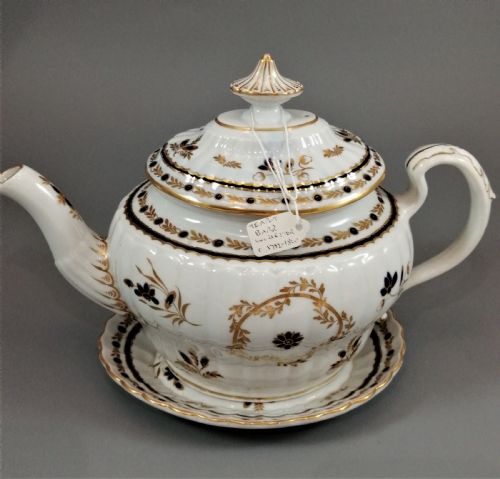 fig 1. A Flight & Barr (Worcester) teapot and stand , c 1792-1800