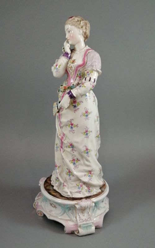 fig 1. Porcelain figurine Triebner, ENS & Eckert , Volkstedt, c.1880