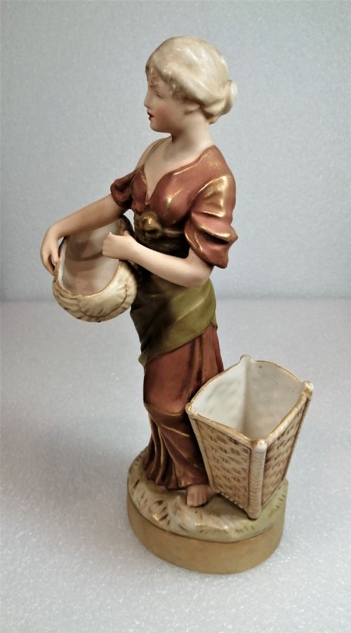 ANTIQUE ROYAL DUX FIGURINE OF A WOMAN WITH WICKER BASKETS - ADDITIONAL PHOTO 1