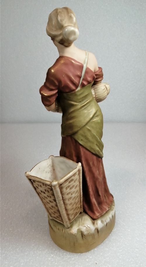 ANTIQUE ROYAL DUX FIGURINE OF A WOMAN WITH WICKER BASKETS - ADDITIONAL PHOTO 2