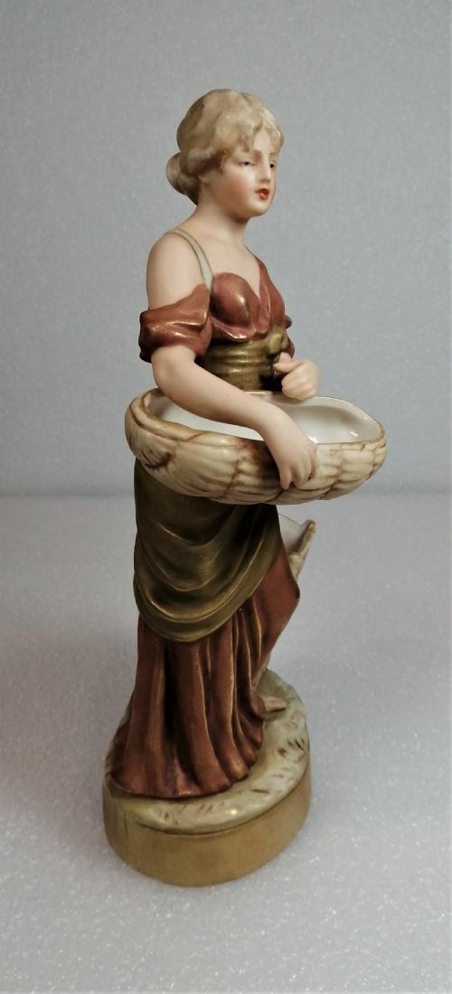 ANTIQUE ROYAL DUX FIGURINE OF A WOMAN WITH WICKER BASKETS - ADDITIONAL PHOTO 5