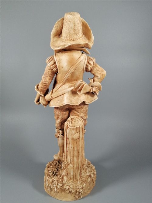 fig 5. A Robinson and Leadbeater ivory parian ware figure of a musketeer