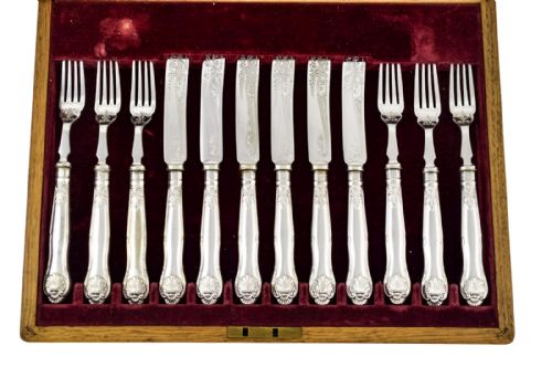 fig 3. Victorian Queens silver plate 16 piece 6 person fish cutlery set, 4 servers in oak canteen