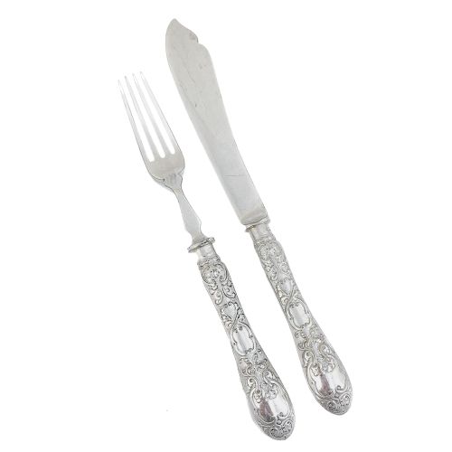 fig 2. Late Victorian Mappin & Webb silver plated 24 piece 12 person fish cutlery set in oak canteen
