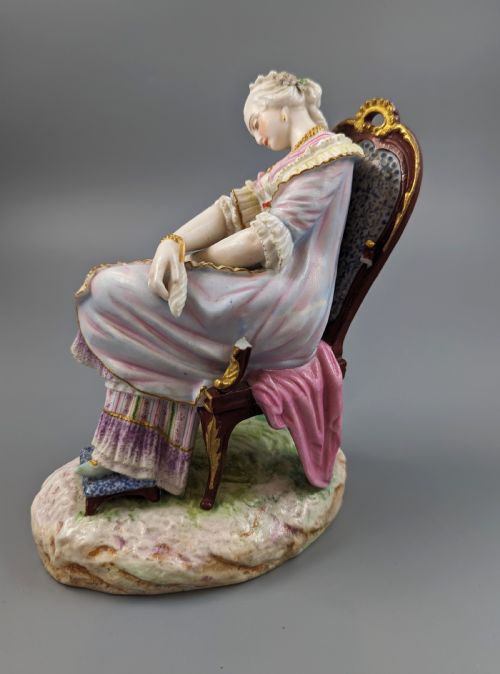 A 19TH CENTURY VION ET BAURY PARIS BISCUIT PORCELAIN FIGURINE OF A LADY SLEEPING IN AN ARMCHAIR - ADDITIONAL PHOTO 1