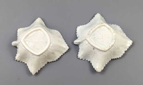 fig 2. Two Caughley porcelain pickle leaf dishes in Fisherman & Cormorant / Pleasure Boat Pattern, c. 1780