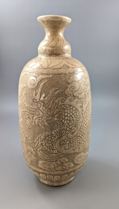 fig 1. Chinese Longquan celadon glazed porcelain vase, Ming Dynasty (1368-1644)
