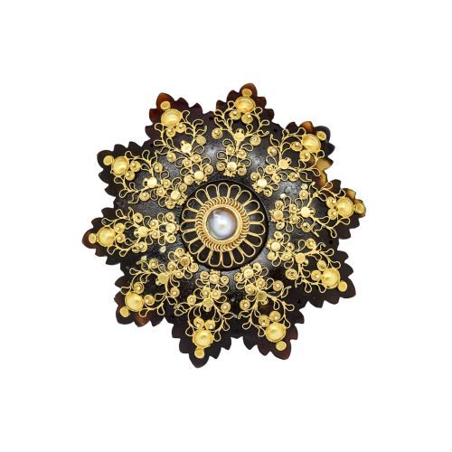 fig 1. Antique Georgian tortoiseshell flowerhead brooch, gold cannetille and natural split pearl