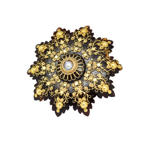 fig 2. Antique Georgian tortoiseshell flowerhead brooch, gold cannetille and natural split pearl