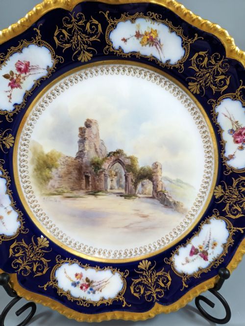 fig 1. Royal Worshester Cabinet Plate by John Stinton, c. 1912.