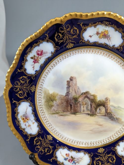 fig 6. Royal Worshester Cabinet Plate by John Stinton, c. 1912.