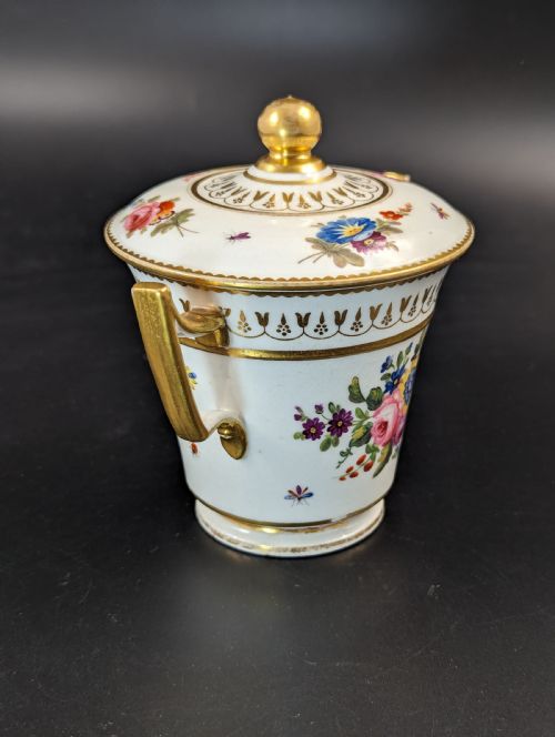 fig 2. Derby Porcelain Pinxton Roses Cup with cover, c.1796.