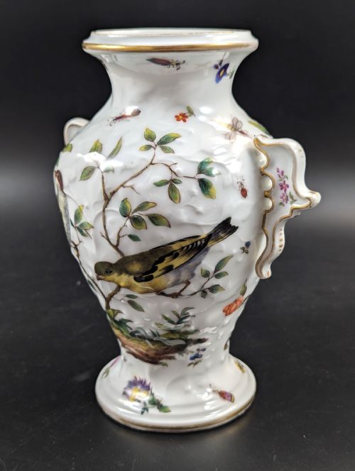 fig 1. Vienna porcelain with bindenschild beehive mark - Rothschild pattern vase with birds