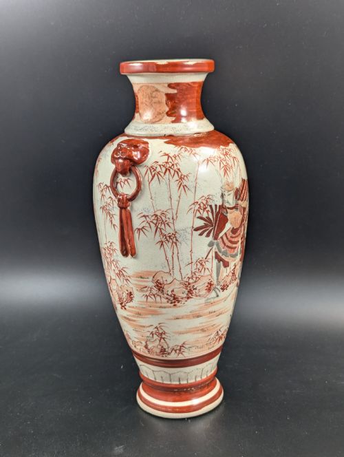 fig 2. Antique Japanese Kutani Vase, Japan, Meiji era (1868-1912).
