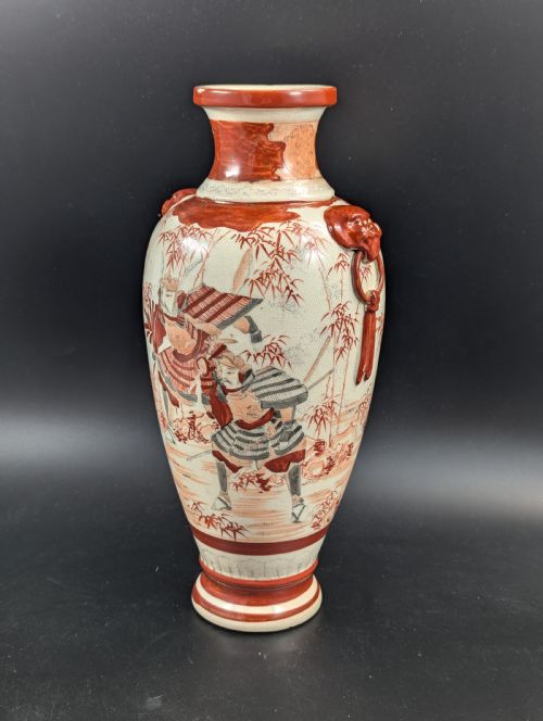 fig 4. Antique Japanese Kutani Vase, Japan, Meiji era (1868-1912).