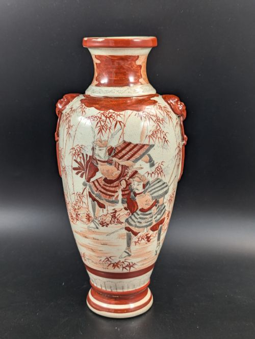 fig 5. Antique Japanese Kutani Vase, Japan, Meiji era (1868-1912).