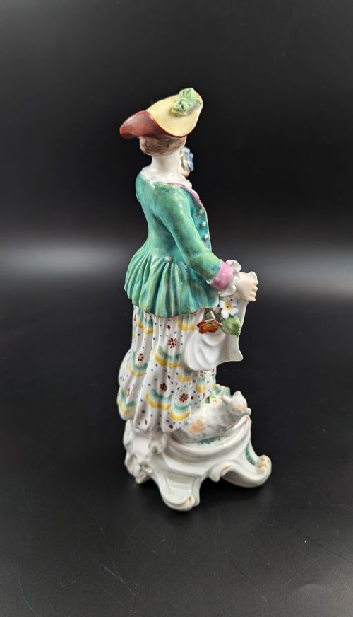 fig 3. Early Derby, Patch Period, Shepherdess, William Duesbury, c. 1765