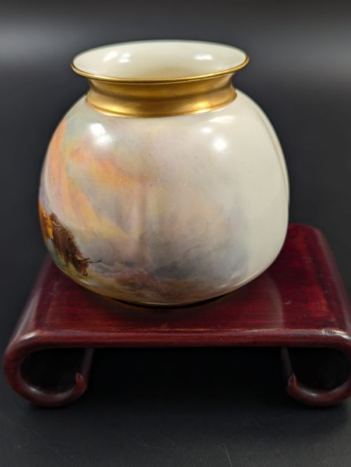 A PAIR OF ROYAL WORCESTER VASES PAINTED WITH HIGHLAND CATTLE BY HARRY STINTON - ADDITIONAL PHOTO 11