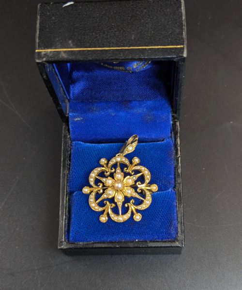 A Victorian Pearl and 15ct Gold Brooch Pendant