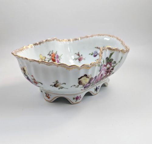 fig 1. Helena Wolfsohn, Dresden, Large Hand-Painted Footed Bowl, c. 1870