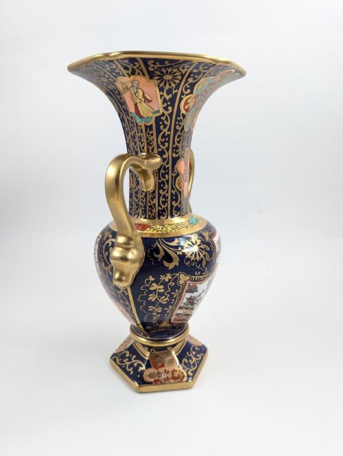 fig 2. An ironstone vase in the Mason style, c. 19th century.