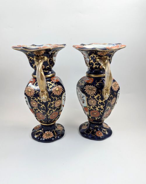 MASON'S IRONSTONE VASES IN RARE SHAPE CIRCA 1830 - ADDITIONAL PHOTO 3