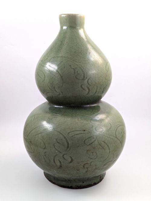 Chinese Longquan Earthenware Green Double Gourd Vase, Song Dynasty.
