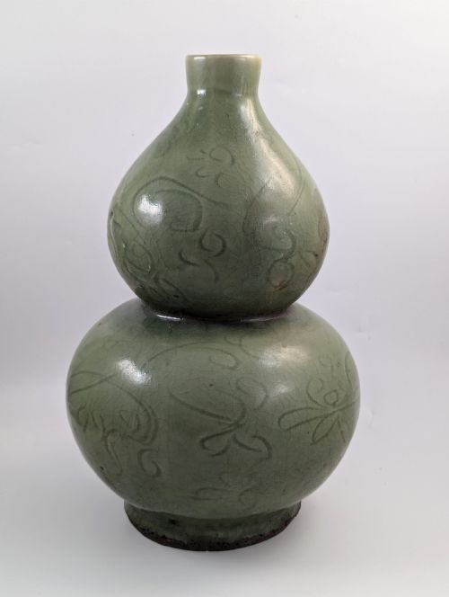 fig 3. Chinese Longquan Earthenware Green Double Gourd Vase, Song Dynasty.