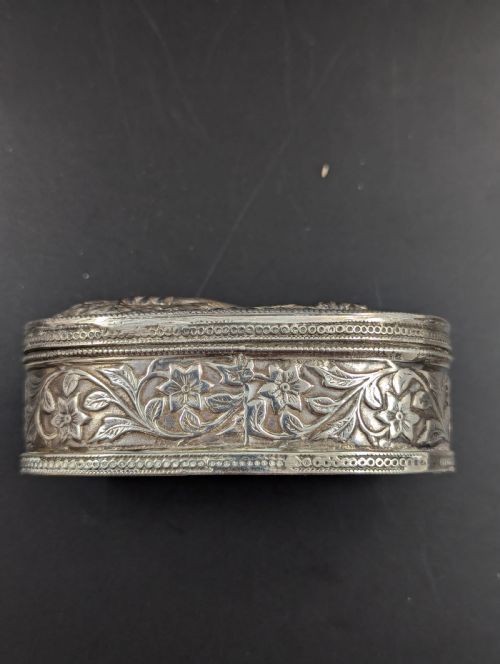 fig 1. Antique Silver Snuff Box Depicting a Battle Between a Lion and a Mythological Beast