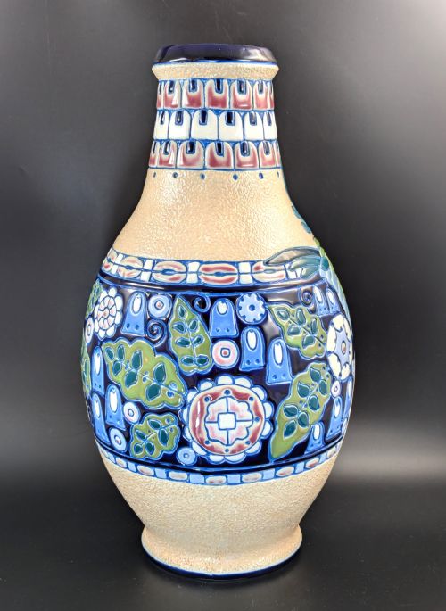 fig 1. Art Nouveau Majolica Vase by Amphora, Czechoslovakia, circa 1920