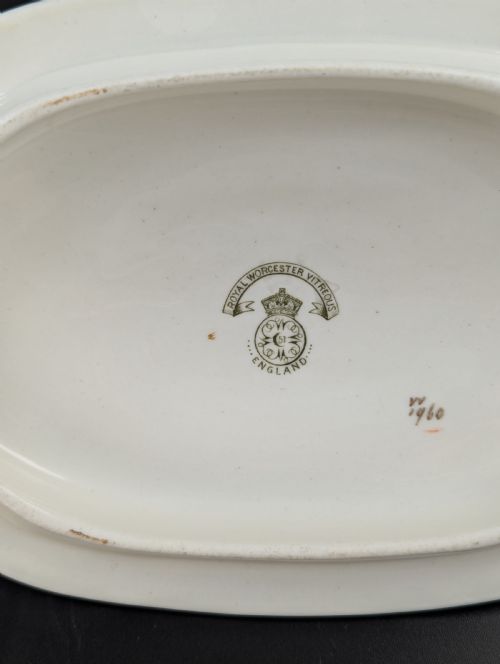 fig 3. Antique Royal Worcester Vitreous gravy boat, with underplate, c. 1899.
