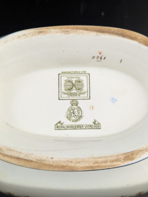 fig 6. Antique Royal Worcester Vitreous gravy boat, with underplate, c. 1899.