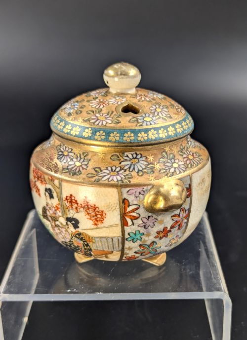 fig 1. Antique Hand Painted Satsuma Koro, Kintozan Style , c. Meiji Period