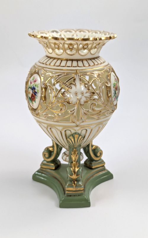 fig 3. Antique Porcelain Vase on a Stem by G. Grainger, Worcester, c. 1850